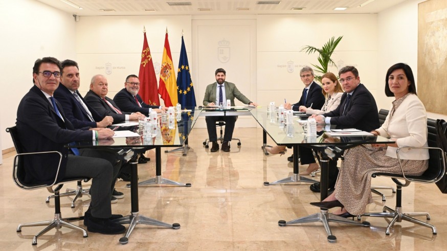La Comunidad y COEC exigen una reunión para desbloquear la ZAL de Cartagena