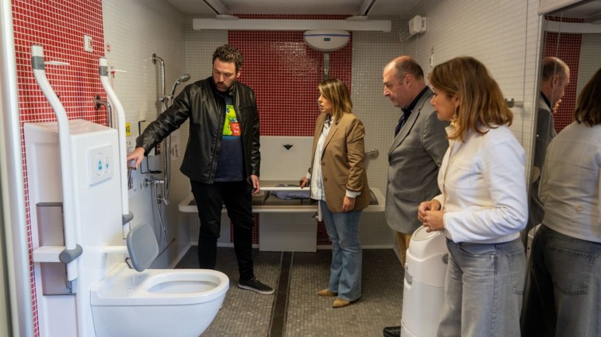 El pediatra Joaquín Susmozas espera que los cambiadores inclusivos se extiendan por la Región de Murcia