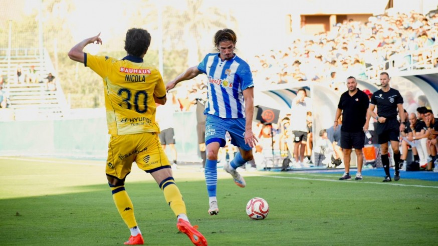 El Águilas desaprovecha su superioridad numérica y empata ante el Alcorcón