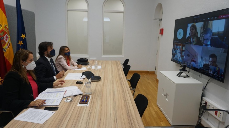Videoconferencia con los rectores de las universidades de la Región 