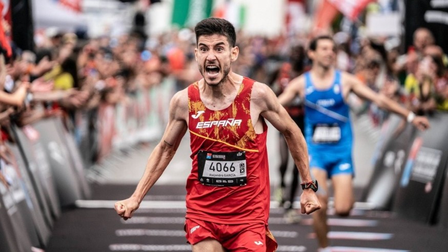 Álex García: "Correr a 2:50 el kilómetro una maratón es una locura"
