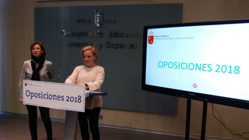La consejera de Educación, en la rueda de prensa para presentar los detalles de las oposiciones a Secundaria