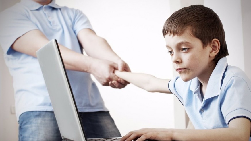 Los niños con adicción a las tecnologías o que sufren 'sexting' tienen un bajo rendimiento académico
