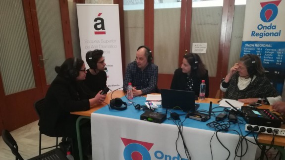 Paula, David, César Oliva, Marta Ferrero y Carmen Campos en la ESAD