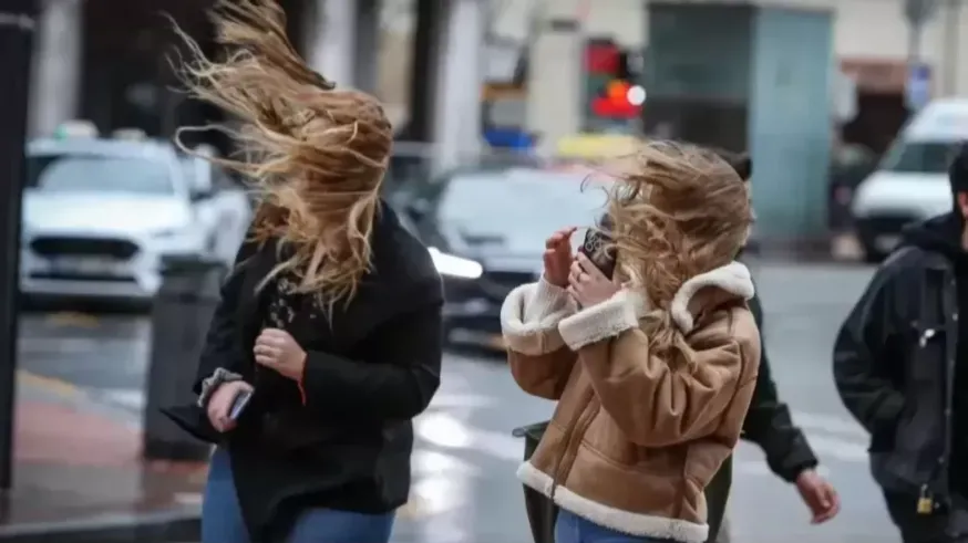 Aviso amarillo por fuertes rachas de viento en el Altiplano y Noroeste de la Región de Murcia