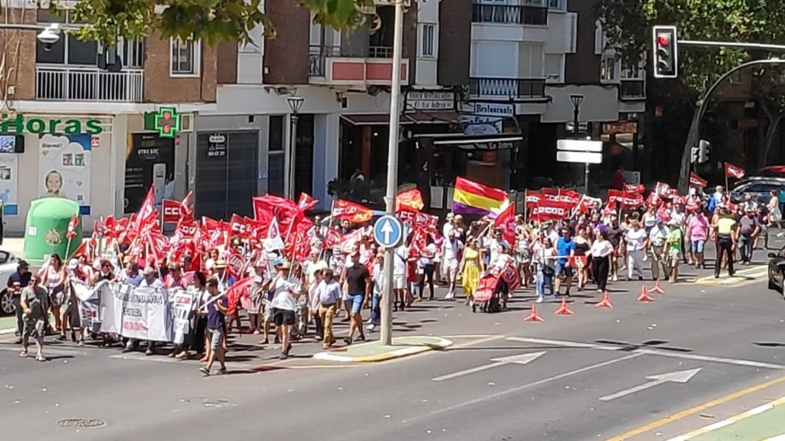 Marcha de los sindicatos el pasado viernes hacia la Asamblea Regional