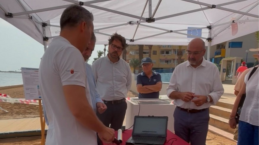 El Mar Menor se mantiene estable pese a superar los 31 grados y alerta por el alto nivel del acuífero
