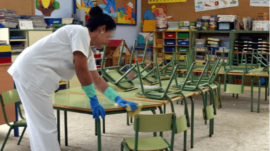 Denuncian la privatización de la limpieza en institutos públicos de la Región de Murcia