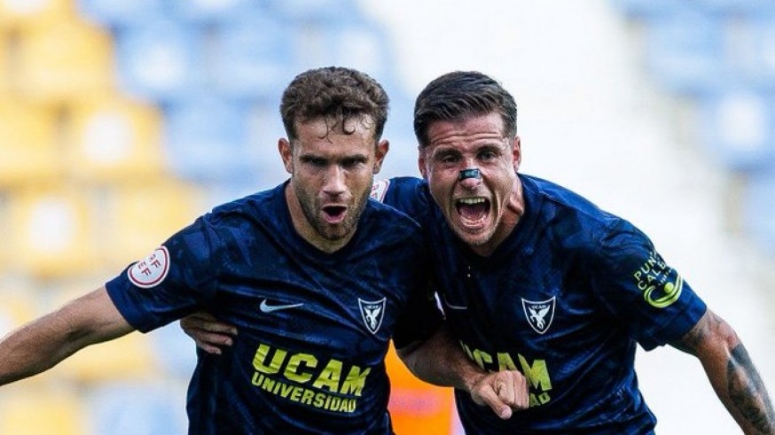 El UCAM Murcia quiere el ascenso directo (4-0)