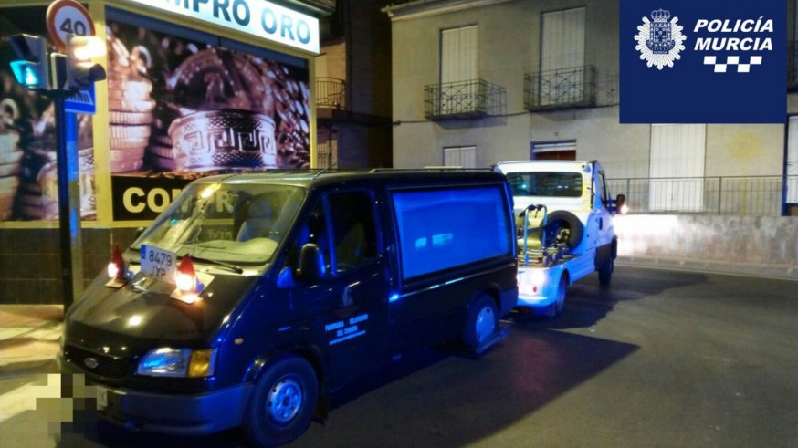 Furgón funerario que quería robar el detenido