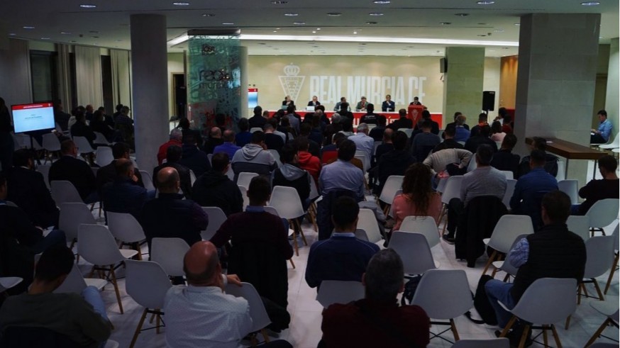 El Real Murcia hace oficial los préstamos convertibles hasta el 31 de diciembre