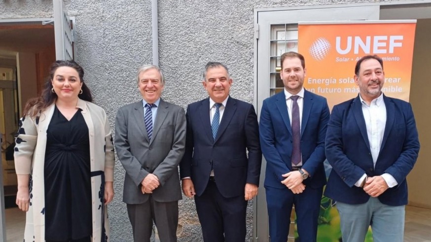 La patronal fotovoltaica UNEF defiende en Murcia que la energía solar y la agricultura son compatibles 
