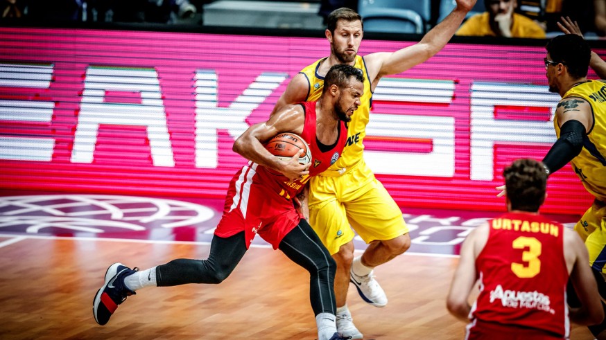 El UCAM CB cae 100-80 ante EWE Baskets