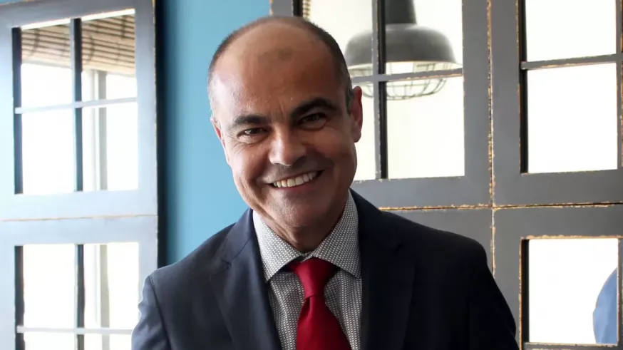 Daniel Pastor inscribe a La Unión pero rechaza revenderlo a Julián Luna