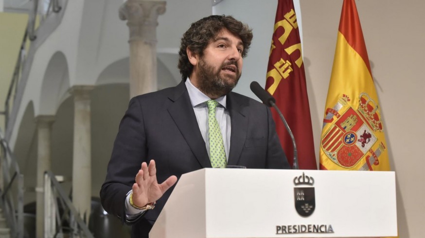 Denuncian la "actitud irresponsable" del Gobierno de López Miras con la regularización