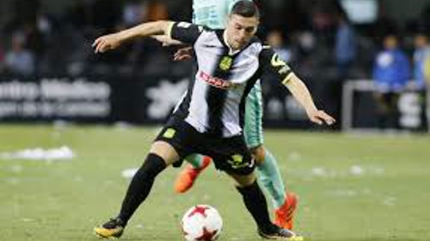 El FC Cartagena pierde por lesión grave a Cristo Martín