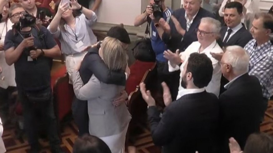 13 votos en contra frente a 12 a favor de la moción de censura mantienen a Arroyo en la alcaldía