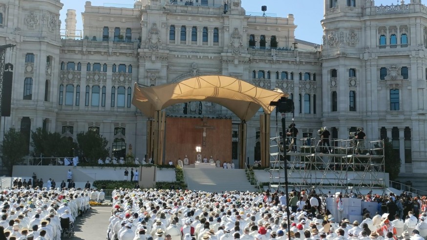 El Papa centra su primera homilía en España en el Corpus Christi 