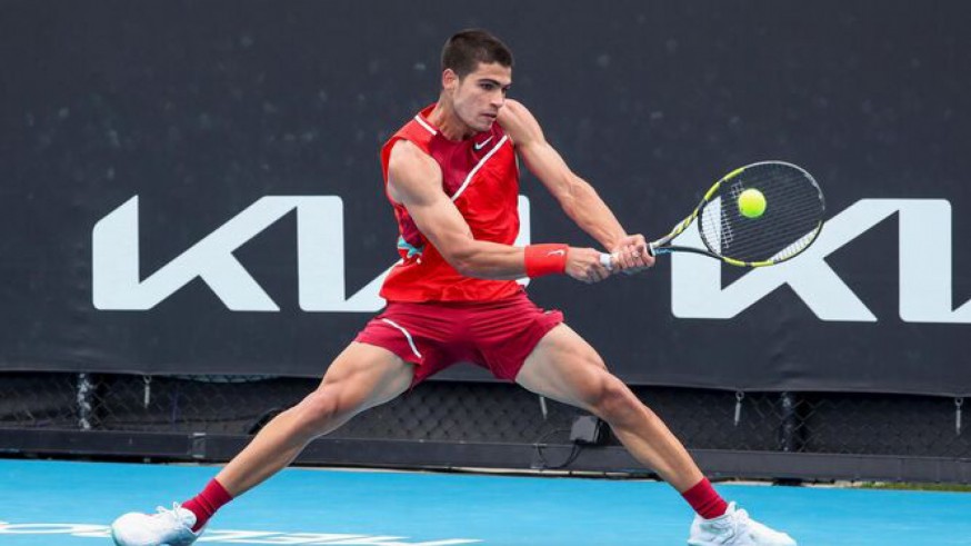 A Carlos Alcaraz le esperan Nadal o Djokovic en semifinales de Roland Garros 