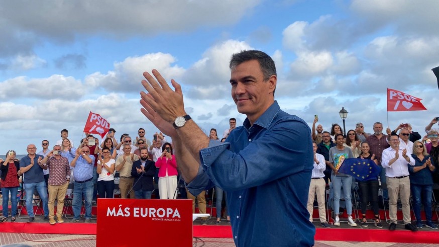 Pedro Sánchez participa en Los Alcázares en el acto central de campaña del PSOE en la Región 
