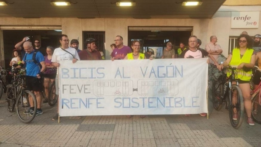 Vecinos y colectivos piden la mejora y ampliación de la línea de FEVE de Cartagena a Los Nietos