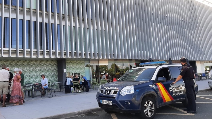 La Policía Nacional refuerza la seguridad en residencias deshabitadas y en puntos de entrada de turistas