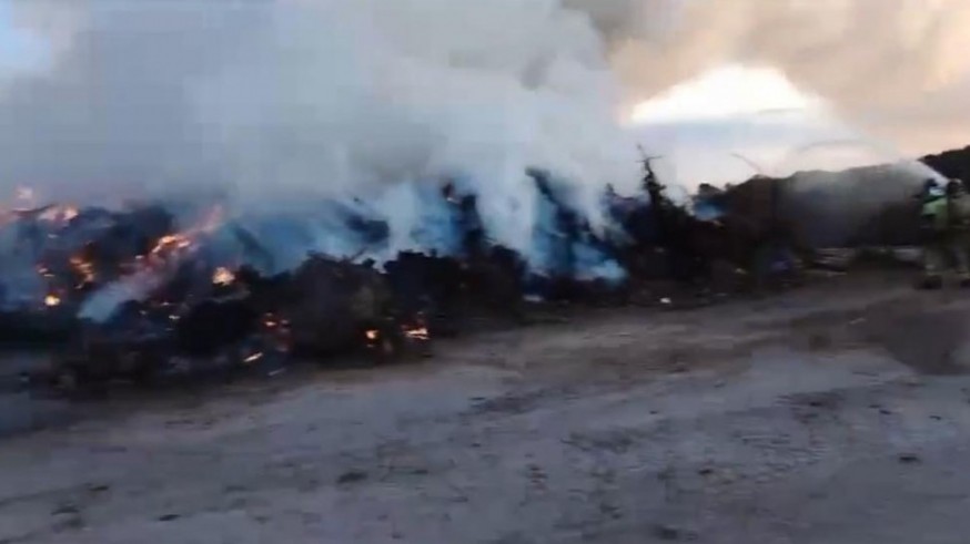 Un incendio forestal está activo en Jumilla y otro ha sido extinguido en Lorca