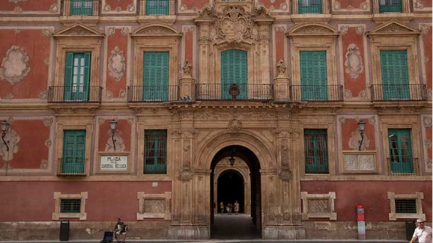 El Obispado dice que la fachada del Palacio Episcopal se arreglará cuando haya recursos