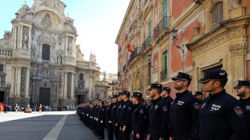 Entrega de condecoraciones a la Policía Local de Murcia. ORM