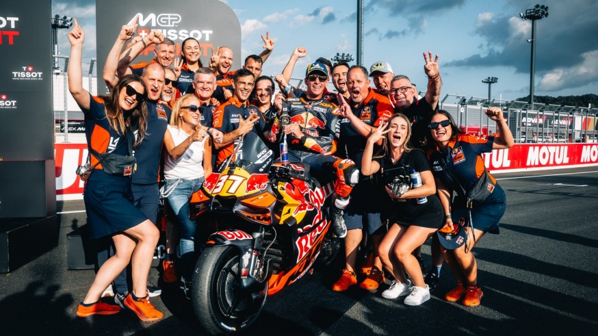 Pedro Acosta tercero en Japón