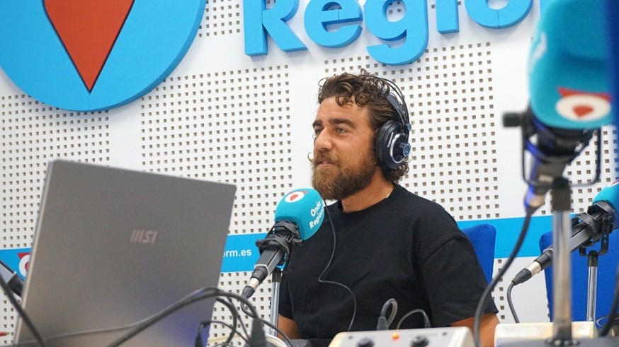 Con el profesor Rafael García Galera hablamos del proyecto 'Canciones para un mundo mejor' con el coro de su centro en La Paz en Murcia