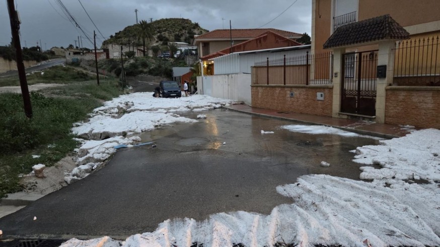 Tormentas, granizo y nieve sacuden la Vega del Segura y el Noroeste