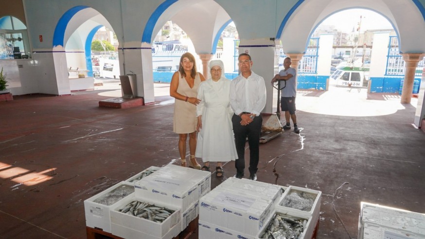 Los pescadores de Cartagena donan 750 kilos de pescado a 9 ONGs 