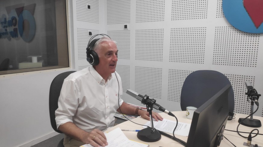 Joaquín Azparren dirige el informativo de la mañana
