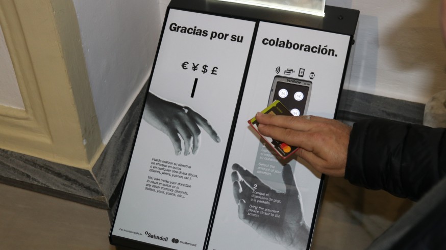 Terminal para hacer la donación en la parroquia Nuestra Señora de las Lágrimas