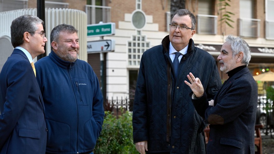 Juan Álvarez y Jorge Gómez presentan un cómic que cuenta los principales episodios de la historia de Murcia