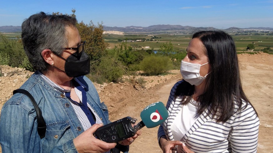 Carmen Ortín entrevista a la alcaldesa de Yecla, Remedios Lajara. ORM