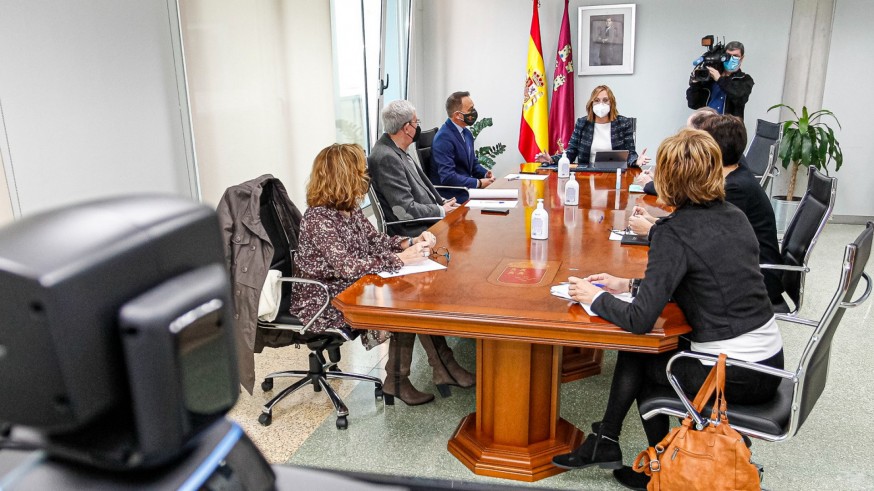 Isabel Franco preside la constitución de la nueva Mesa de Seguimiento Social de enfermos de Cáncer. CARM
