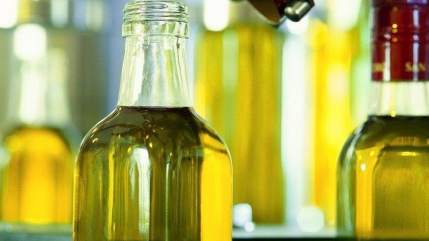 El mismo aceite de oliva puede costar hasta 3 euros más según el supermercado