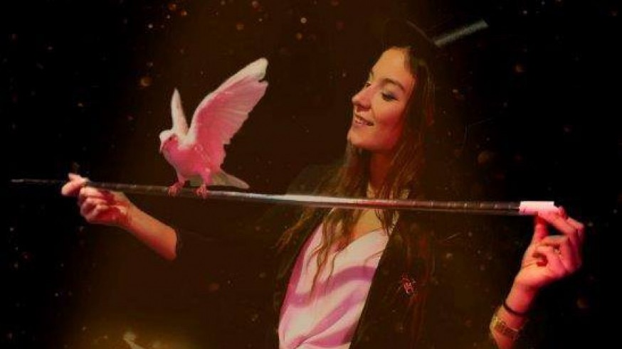 Paula Artés, maga y estudiante de educación