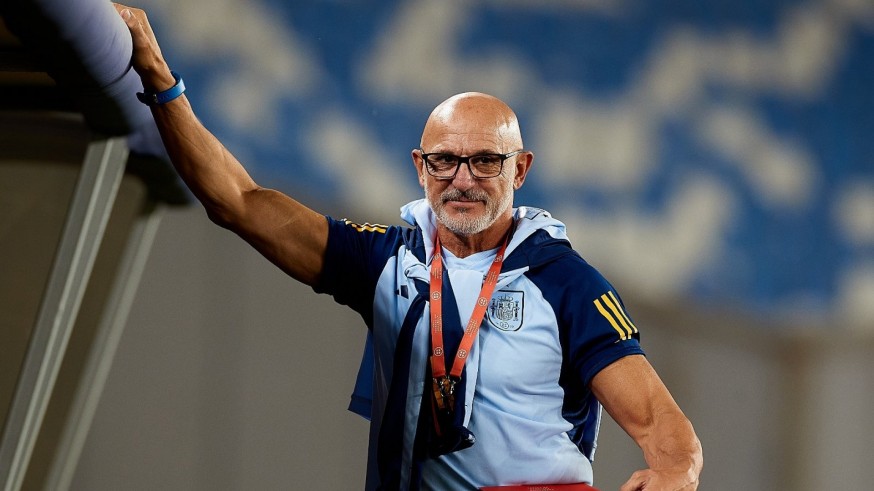 Luis de la Fuente renueva como seleccionador hasta 2032