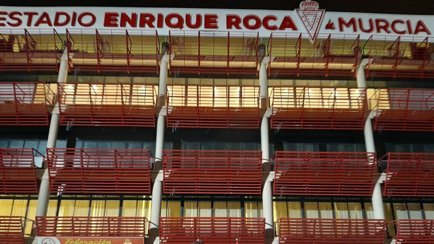 El estadio ya luce el nombre Enrique Roca de Murcia