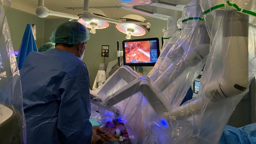 Primera cirugía robótica realizada en la Región. CARM