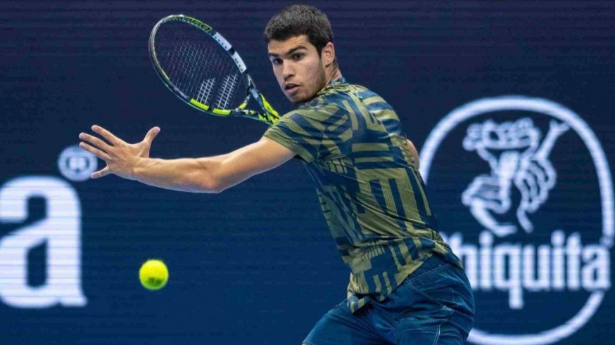 Carlos Alcaraz cae en Basilea ante un inspirado Auger Aliassime