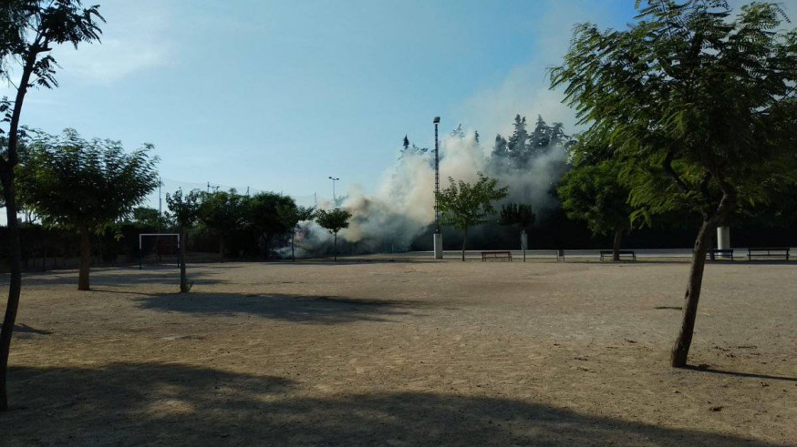 Imagen de uno de los incendios en la valla del centro