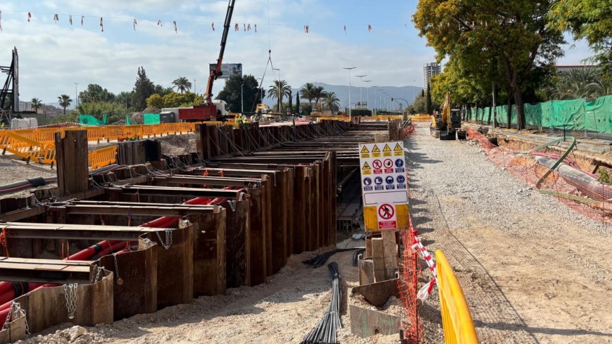 Aguas de Murcia mantiene noviembre para reabrir la avenida Miguel Induráin