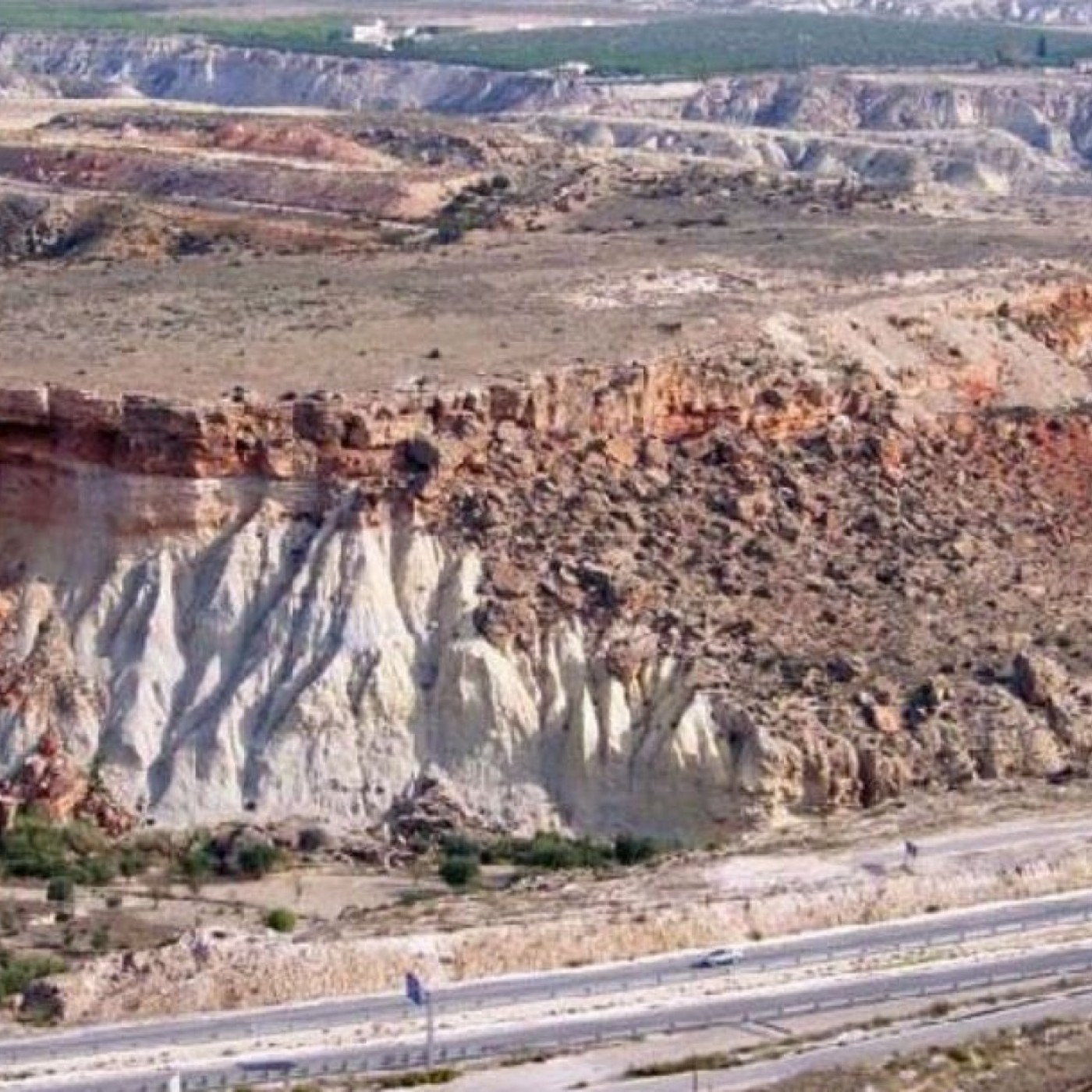 EL ROMPEOLAS T08C087 Mula. El Ayuntamiento compra el Cerro de La Almagra (11/07/2026) — EL ROMPEOLAS cover
