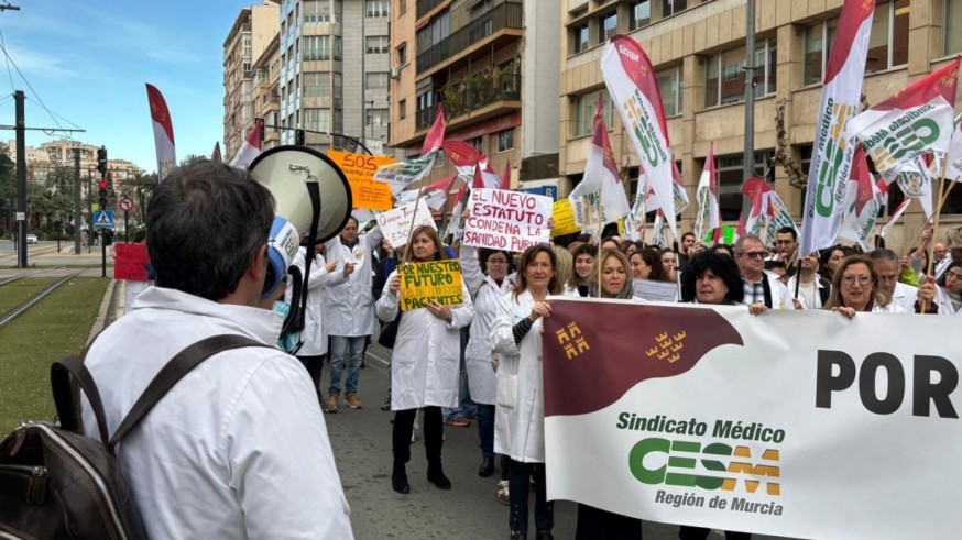 Caos en la segunda jornada de huelga de los médicos