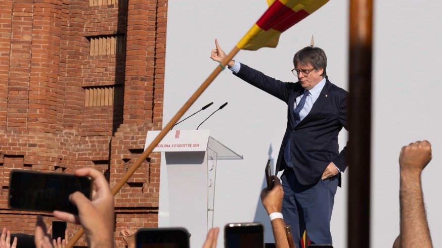 Puigdemont asegura que está en Waterloo y denuncia una "caza de brujas" 