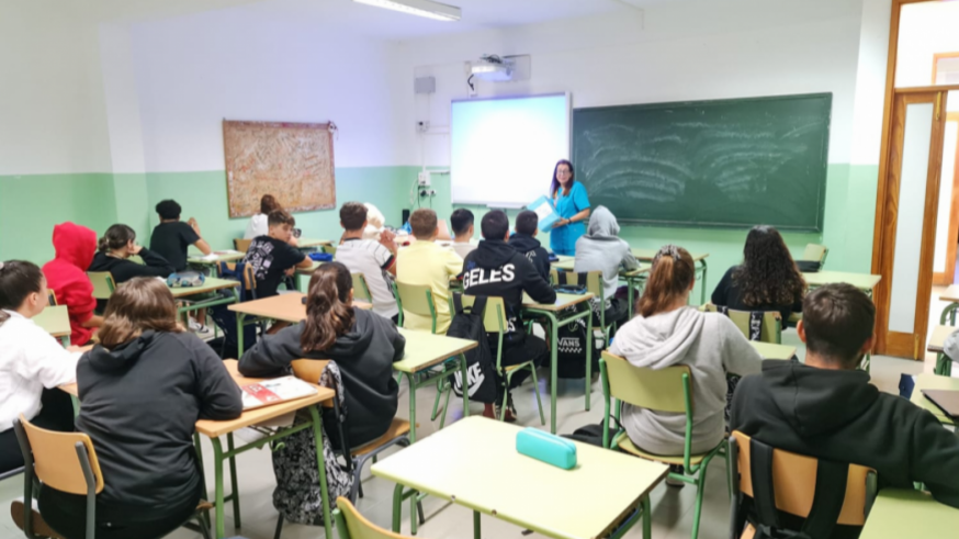 La Tiza. La dependencia tecnológica y energética en la educación. 01/05/2025